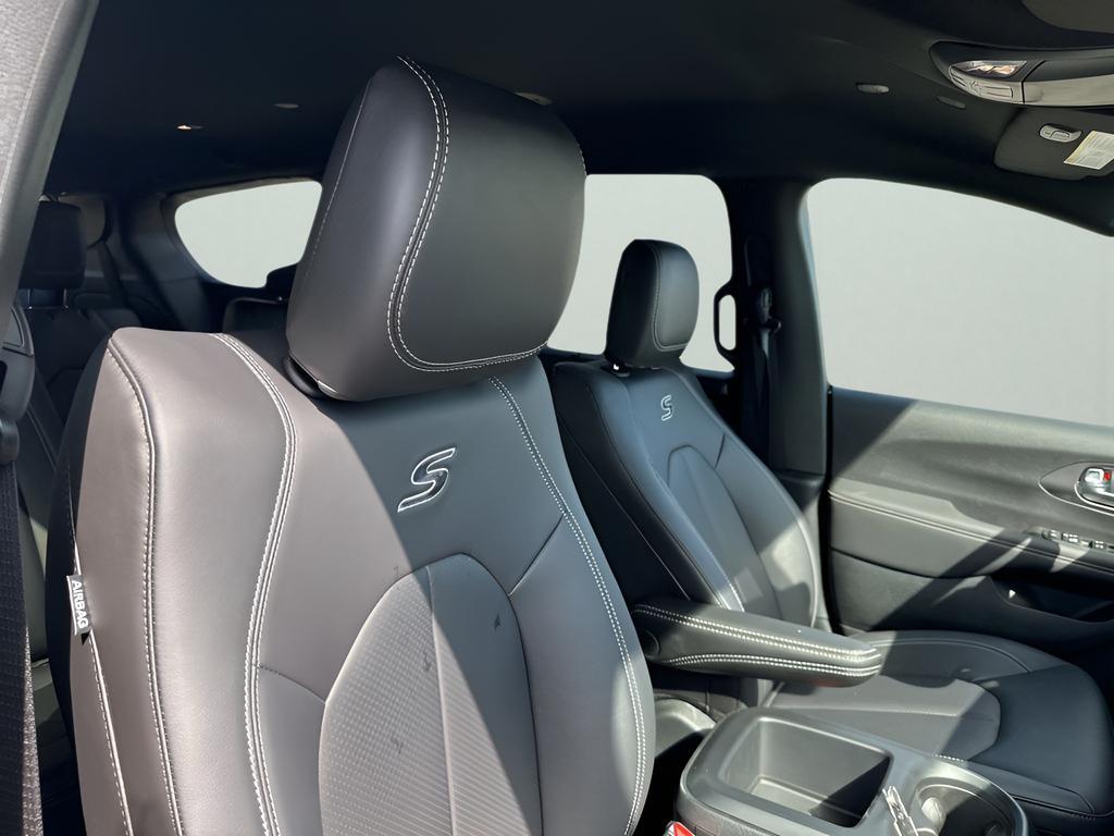 new 2026 Chrysler Pacifica car, priced at $42,085