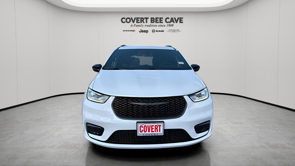 new 2026 Chrysler Pacifica car, priced at $42,085