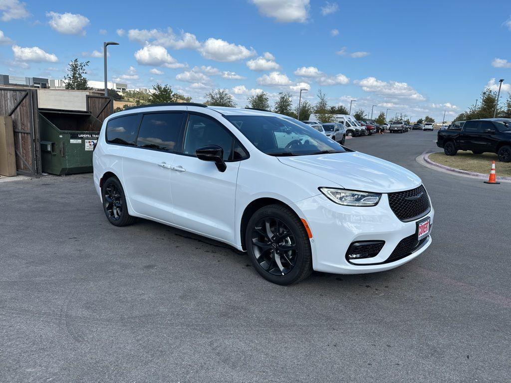 new 2026 Chrysler Pacifica car, priced at $45,352