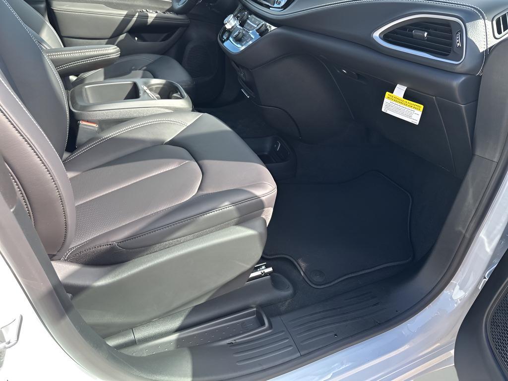 new 2026 Chrysler Pacifica car, priced at $42,085