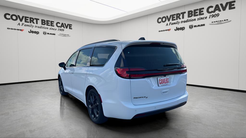 new 2026 Chrysler Pacifica car, priced at $42,085