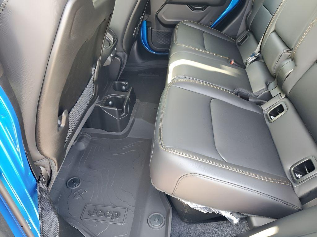 new 2025 Jeep Gladiator car, priced at $42,226