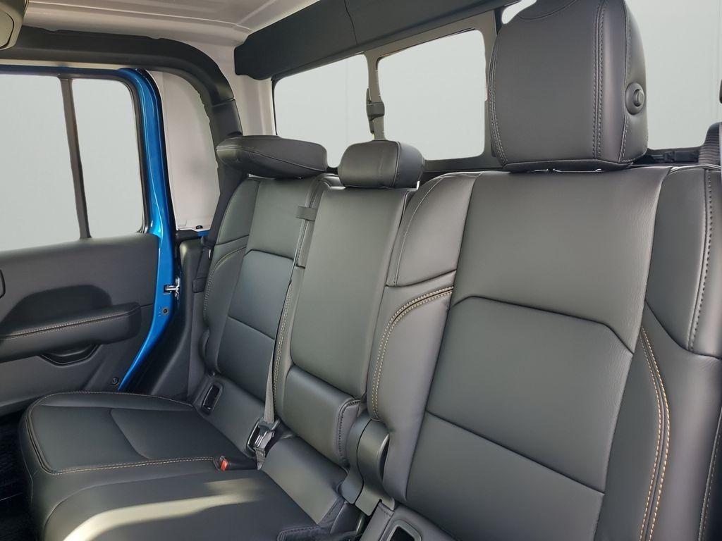 new 2025 Jeep Gladiator car, priced at $42,226