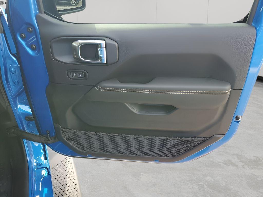 new 2025 Jeep Gladiator car, priced at $42,226