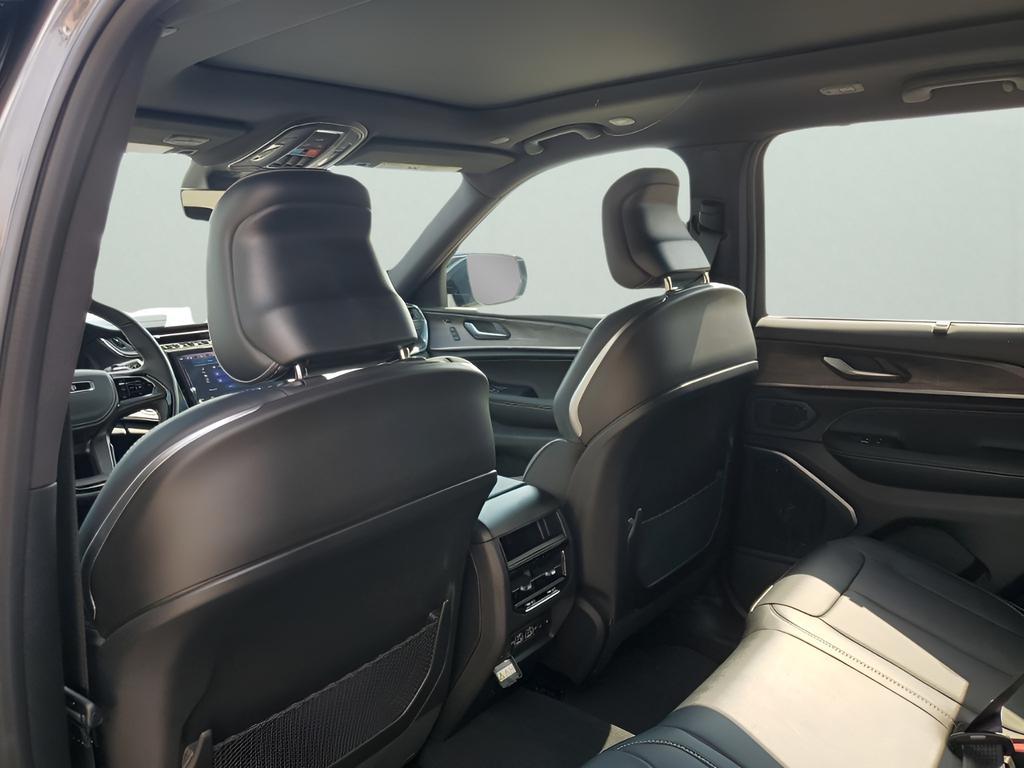 new 2025 Jeep Grand Cherokee car, priced at $60,735