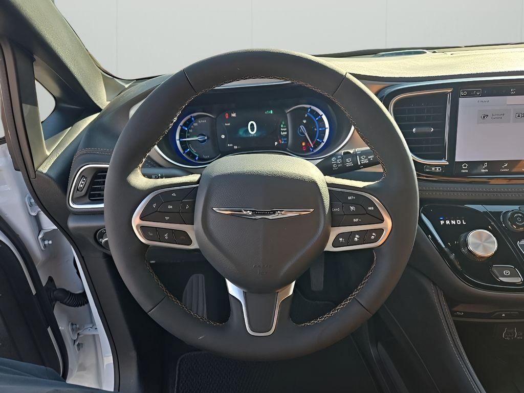 new 2025 Chrysler Pacifica Hybrid car, priced at $55,541