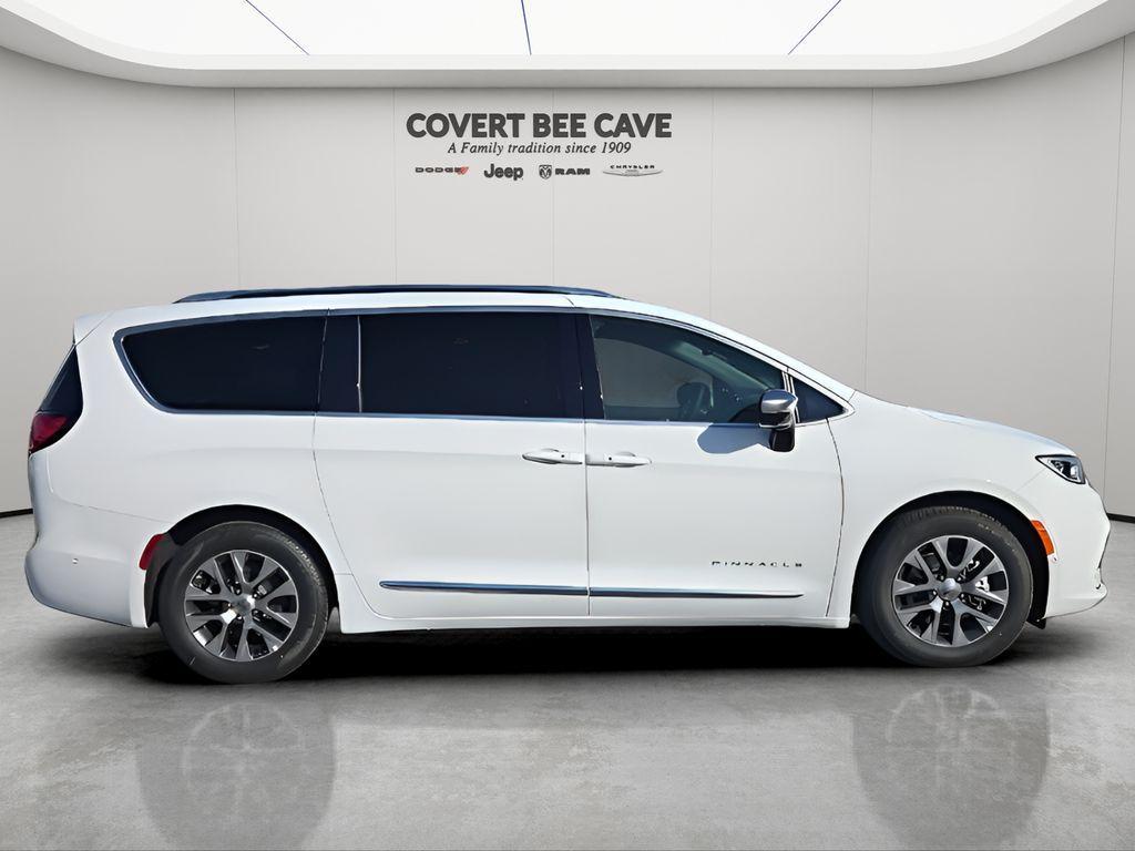 new 2025 Chrysler Pacifica Hybrid car, priced at $55,541