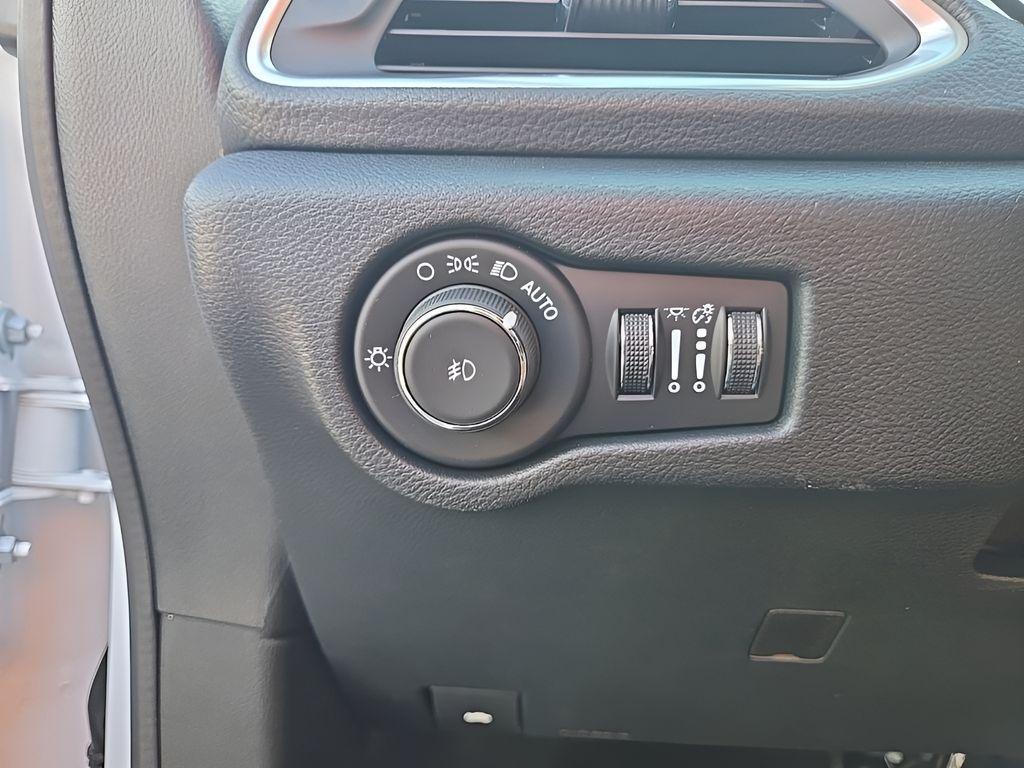 new 2025 Chrysler Pacifica Hybrid car, priced at $55,541