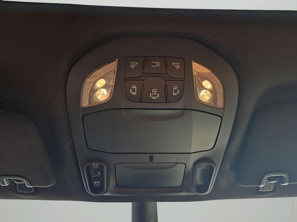 new 2025 Chrysler Pacifica Hybrid car, priced at $55,541