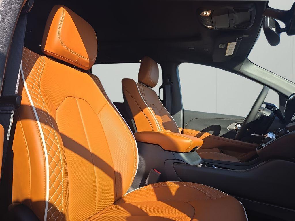 new 2025 Chrysler Pacifica Hybrid car, priced at $55,541