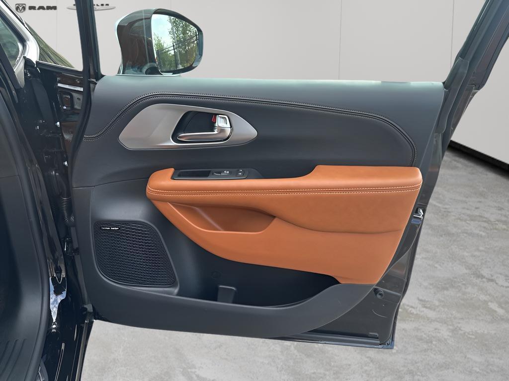 new 2026 Chrysler Pacifica car, priced at $54,450