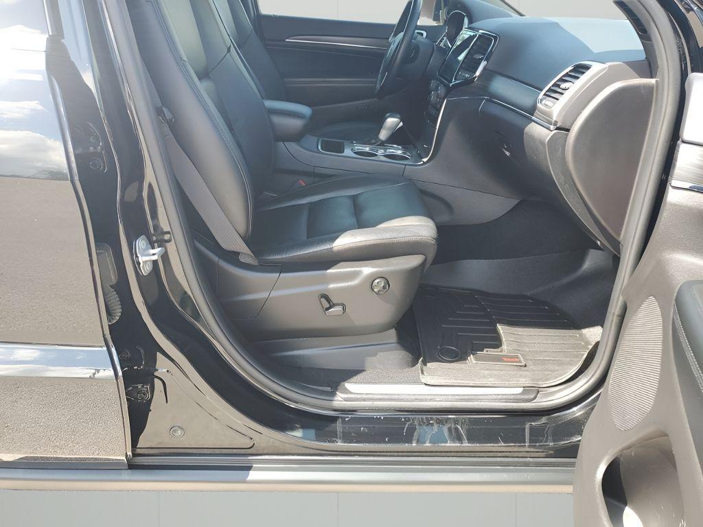 used 2019 Jeep Grand Cherokee car, priced at $19,197