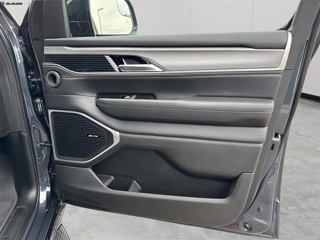 new 2025 Jeep Wagoneer L car, priced at $62,202