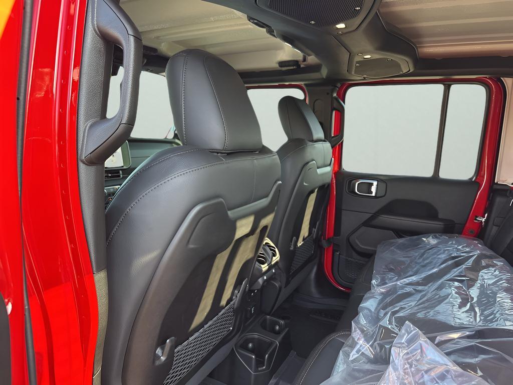 new 2025 Jeep Gladiator car, priced at $48,035