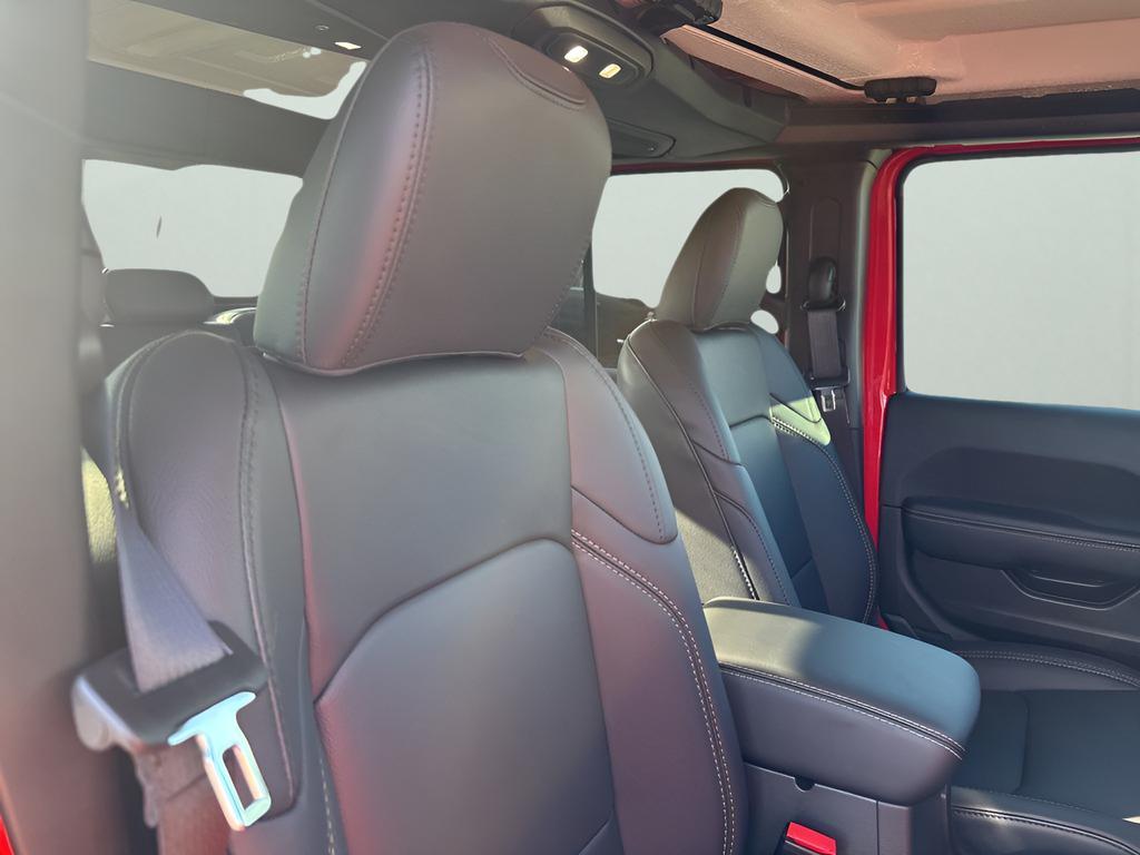 new 2025 Jeep Gladiator car, priced at $48,035