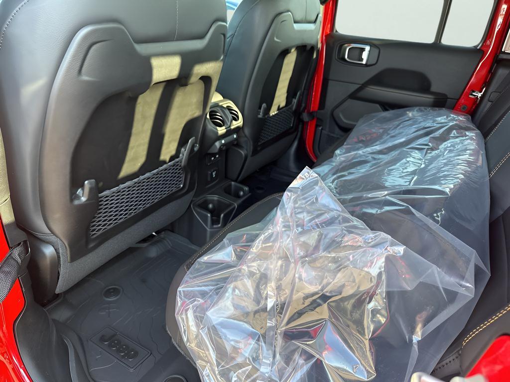 new 2025 Jeep Gladiator car, priced at $48,035