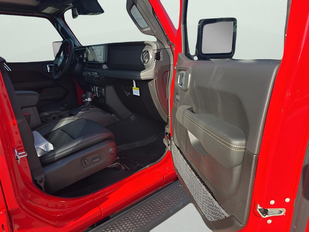 new 2025 Jeep Gladiator car, priced at $48,035