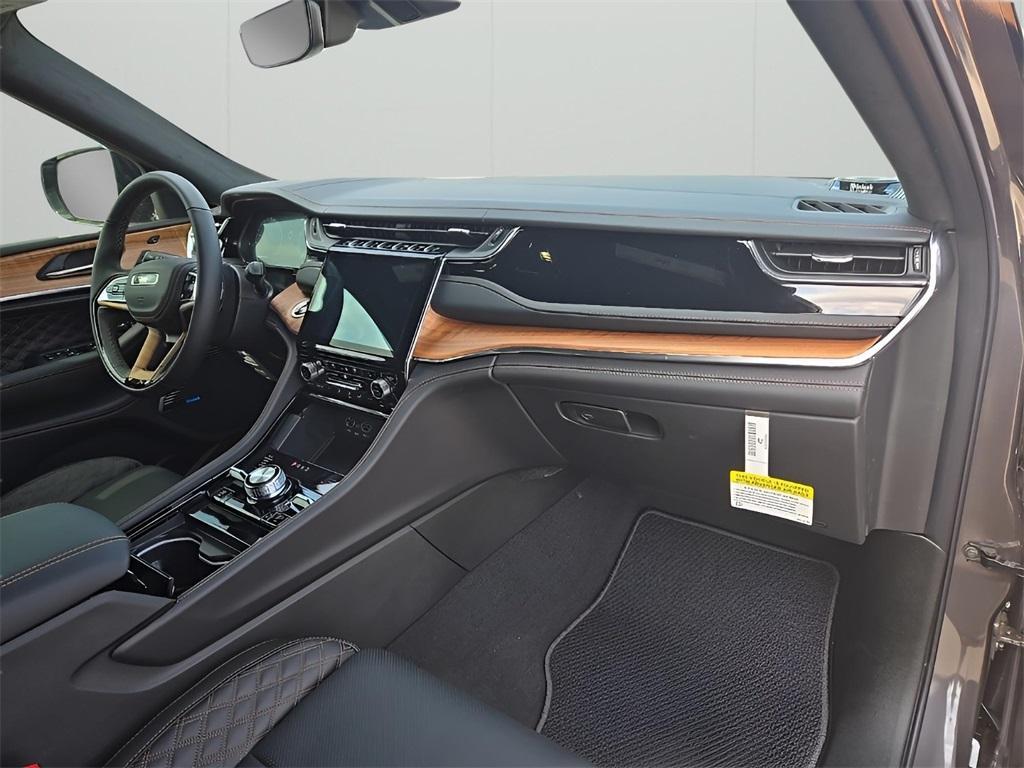 new 2025 Jeep Grand Cherokee L car, priced at $67,860