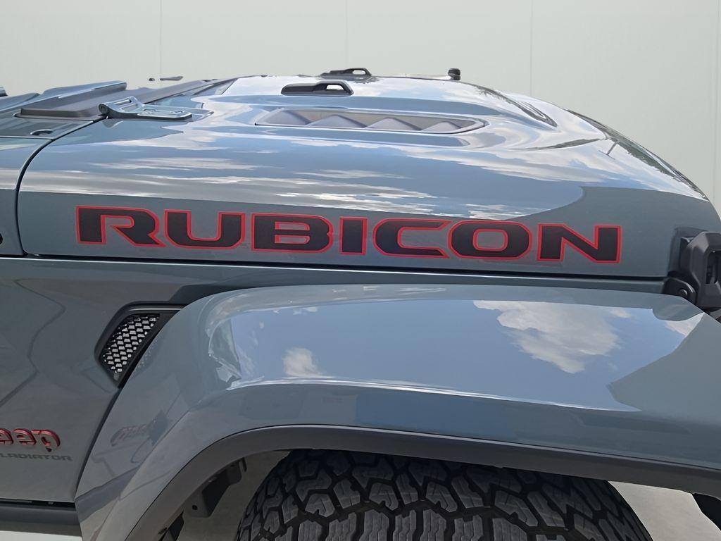 new 2025 Jeep Gladiator car, priced at $48,185