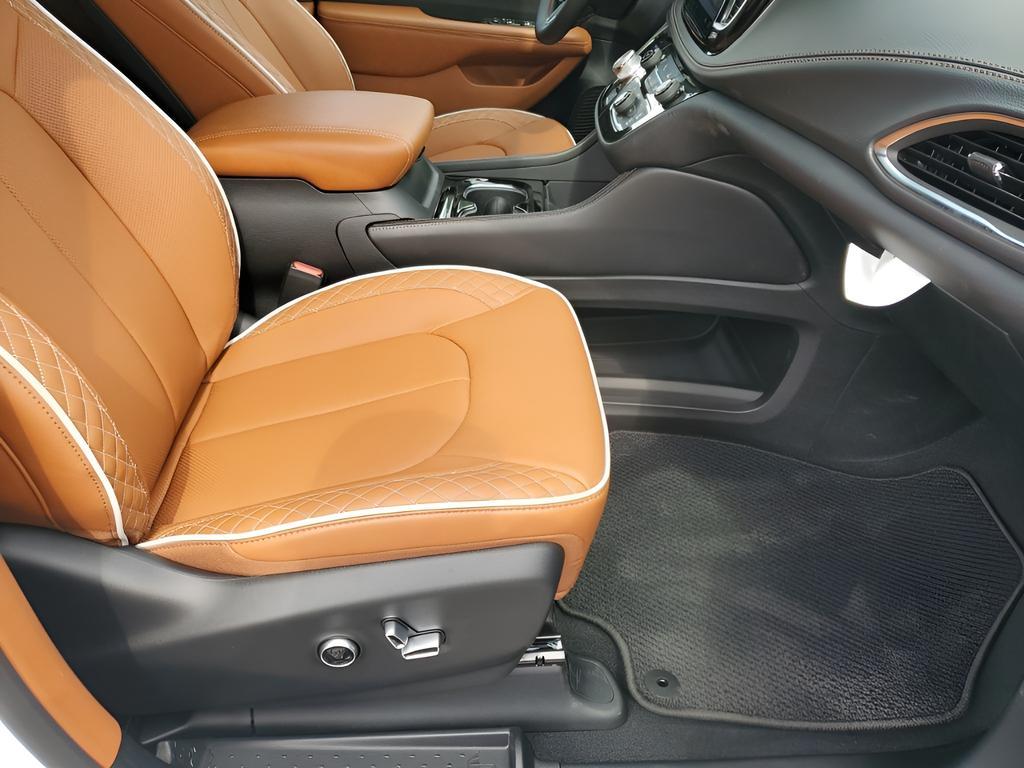 new 2026 Chrysler Pacifica car, priced at $52,166