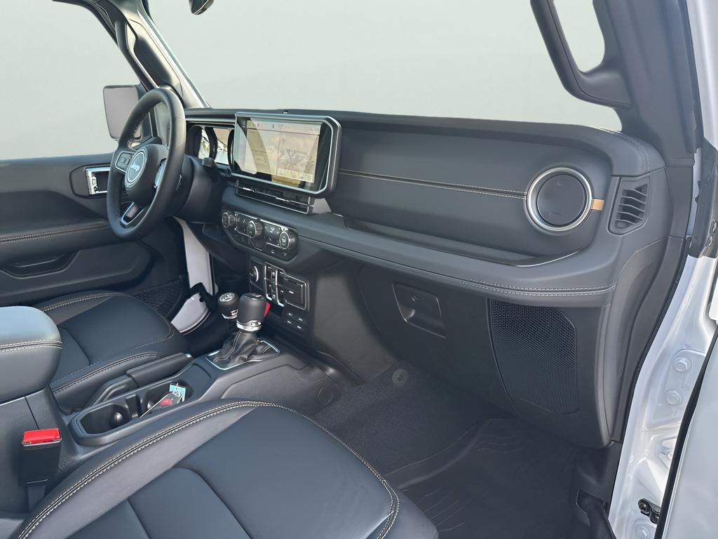 new 2025 Jeep Gladiator car, priced at $43,610