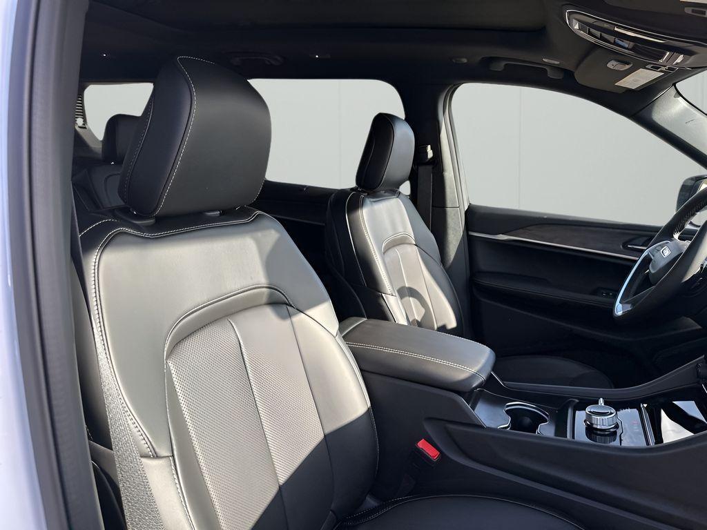 new 2025 Jeep Grand Cherokee L car, priced at $45,508