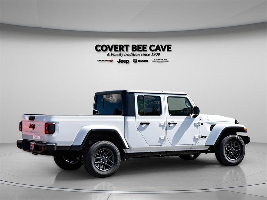 new 2024 Jeep Gladiator car, priced at $39,610