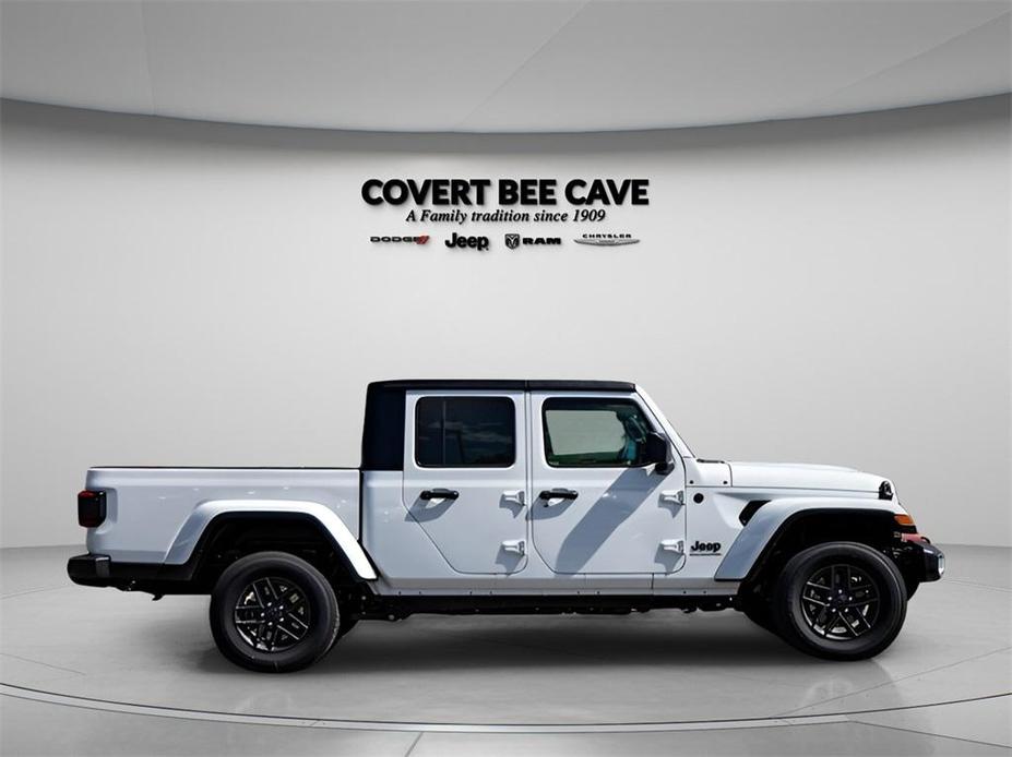 new 2024 Jeep Gladiator car, priced at $39,610