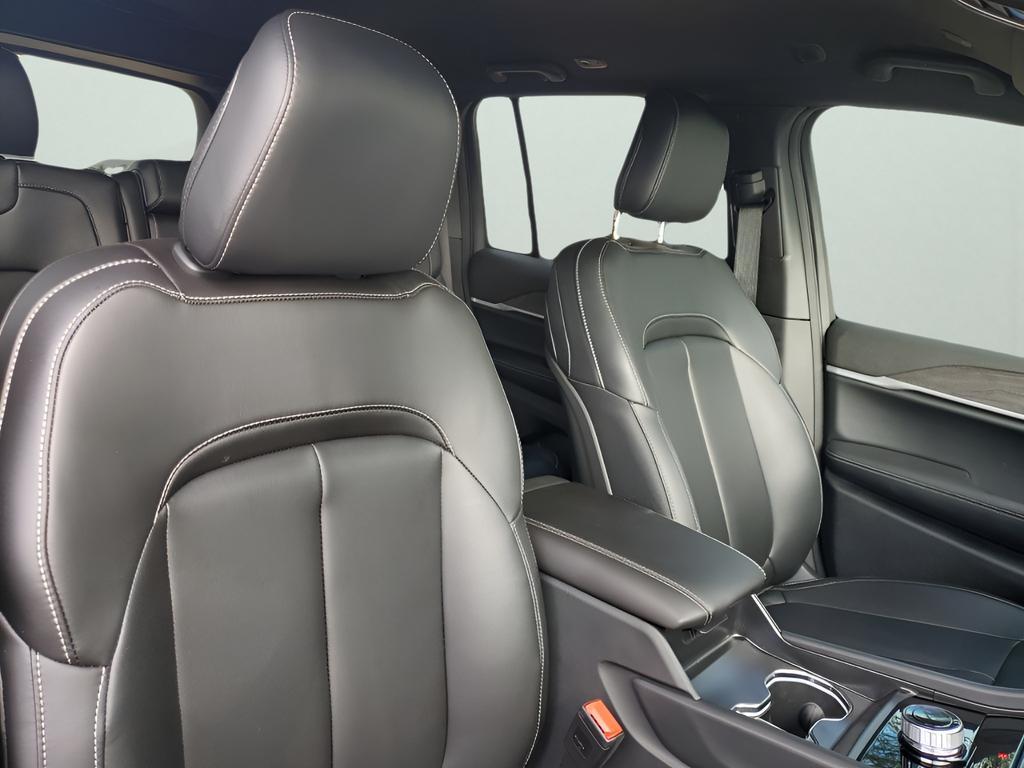 new 2025 Jeep Grand Cherokee car, priced at $42,603