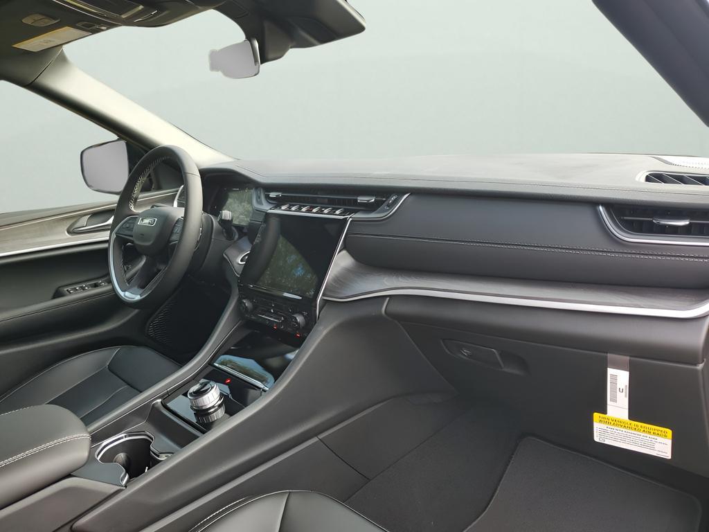 new 2025 Jeep Grand Cherokee car, priced at $42,603