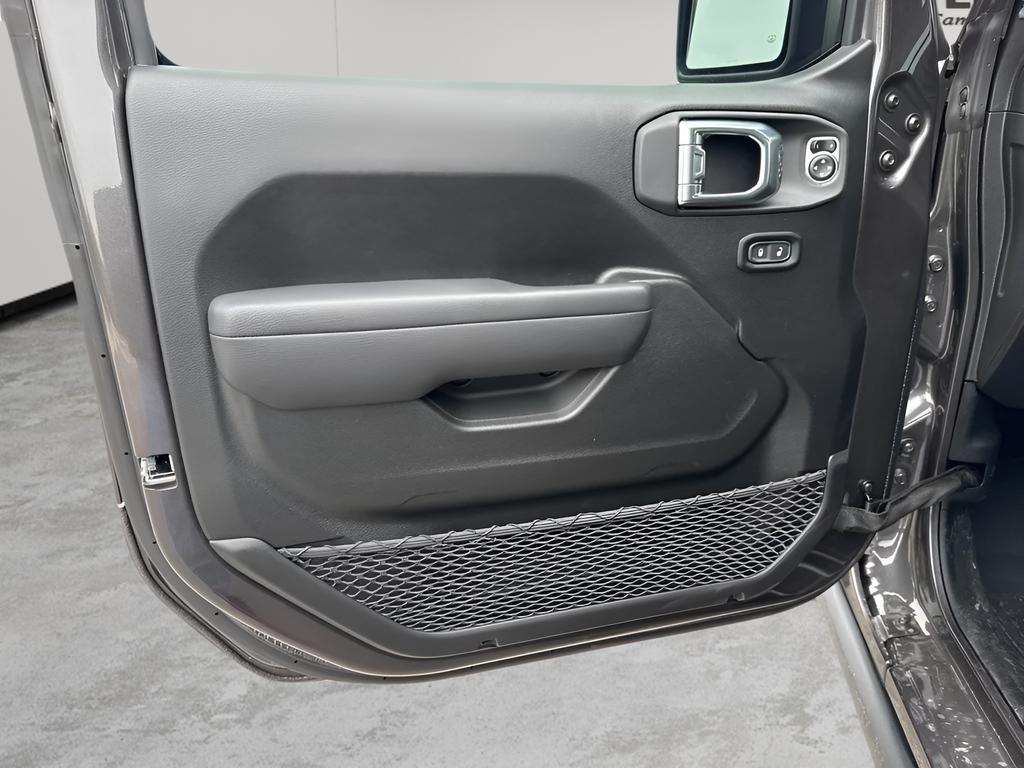 new 2025 Jeep Wrangler car, priced at $64,691