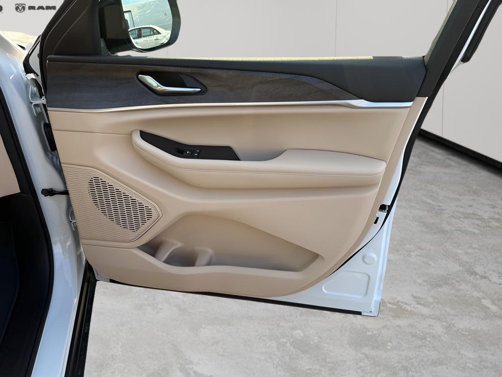 new 2025 Jeep Grand Cherokee L car, priced at $45,440