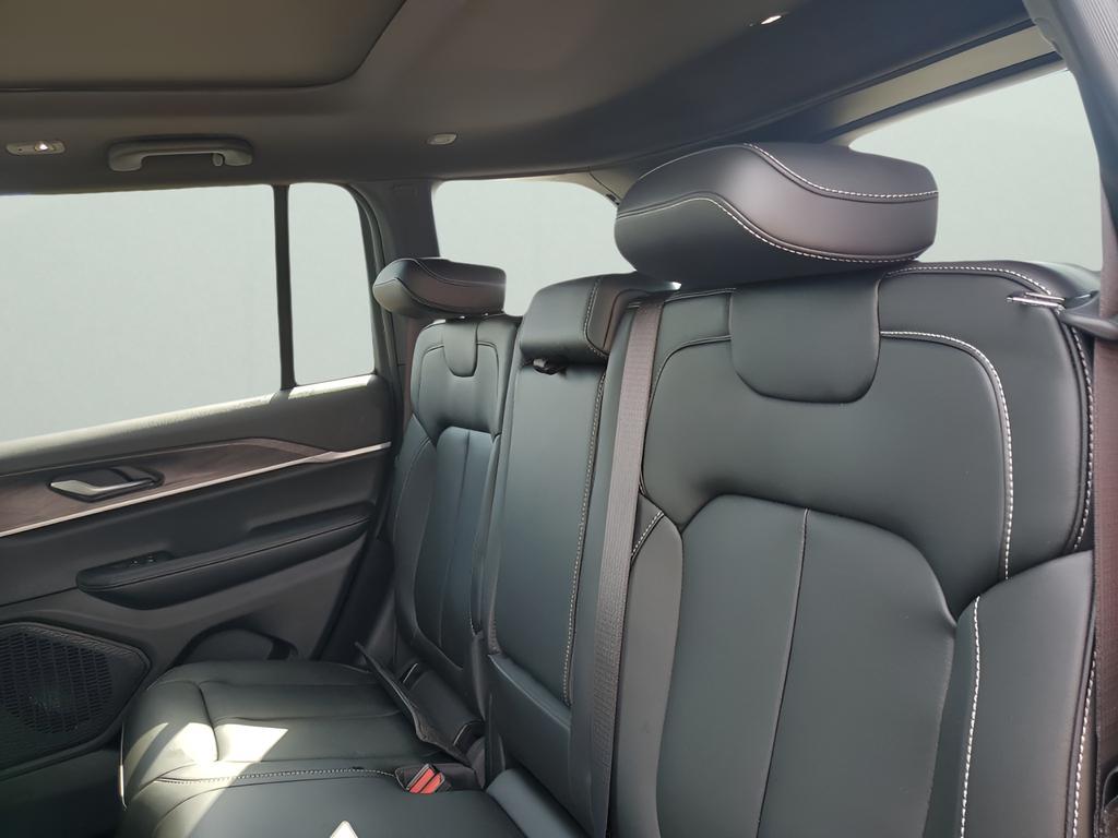 new 2025 Jeep Grand Cherokee car, priced at $43,373