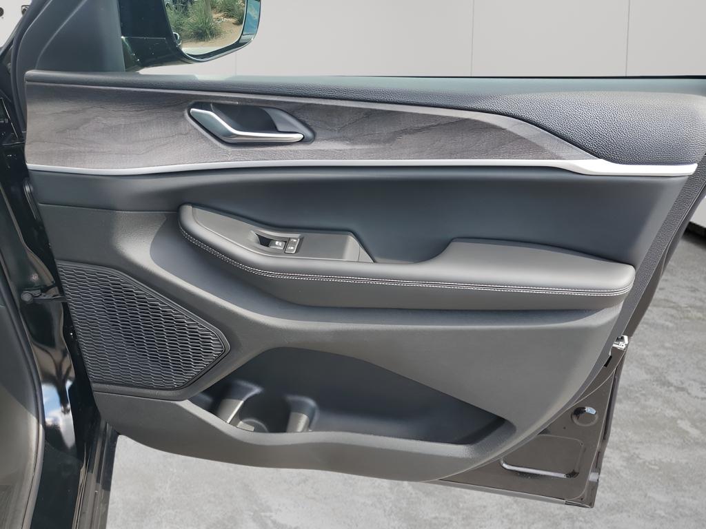 new 2025 Jeep Grand Cherokee car, priced at $43,373