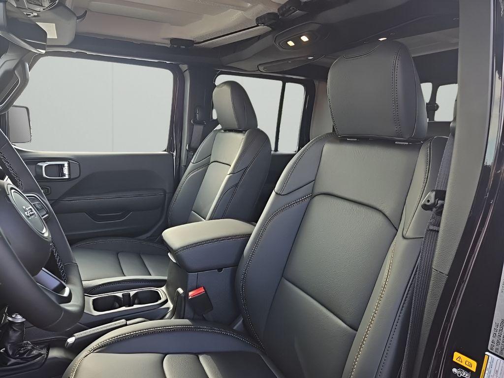 new 2025 Jeep Gladiator car, priced at $48,979