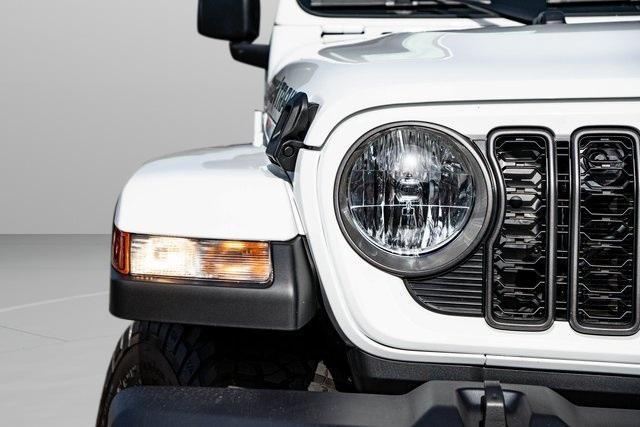 new 2024 Jeep Gladiator car, priced at $47,654