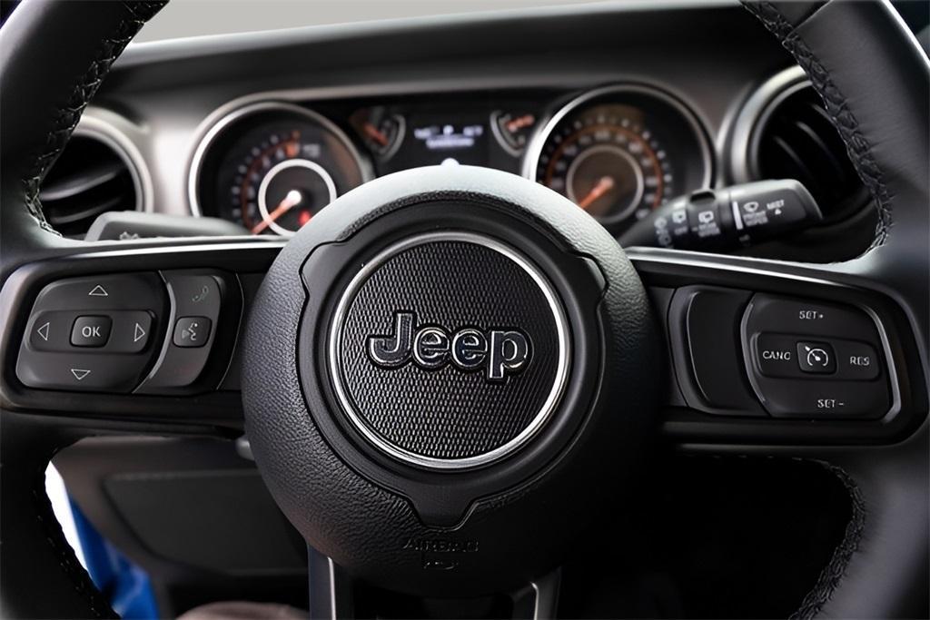 used 2022 Jeep Wrangler Unlimited car, priced at $43,987