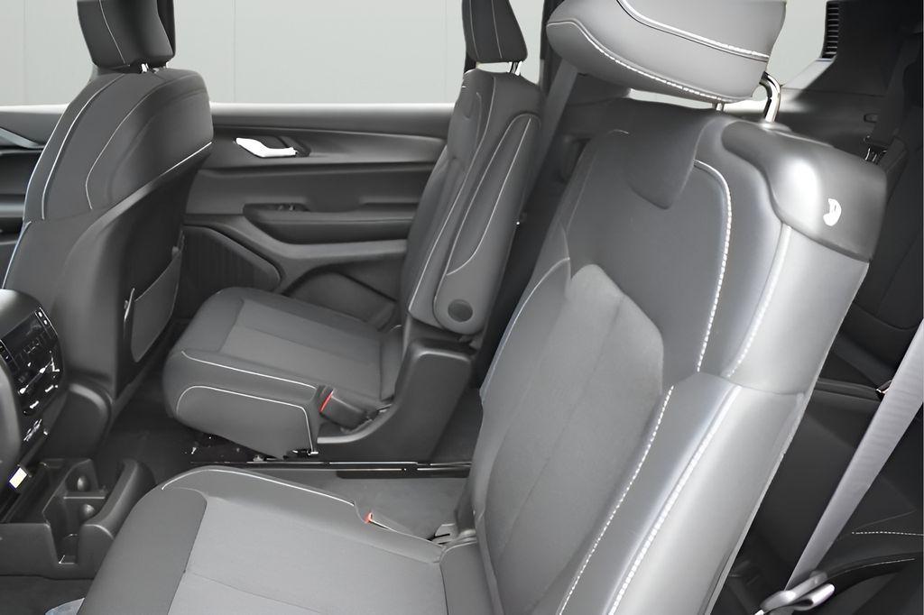 new 2025 Jeep Grand Cherokee L car, priced at $37,262