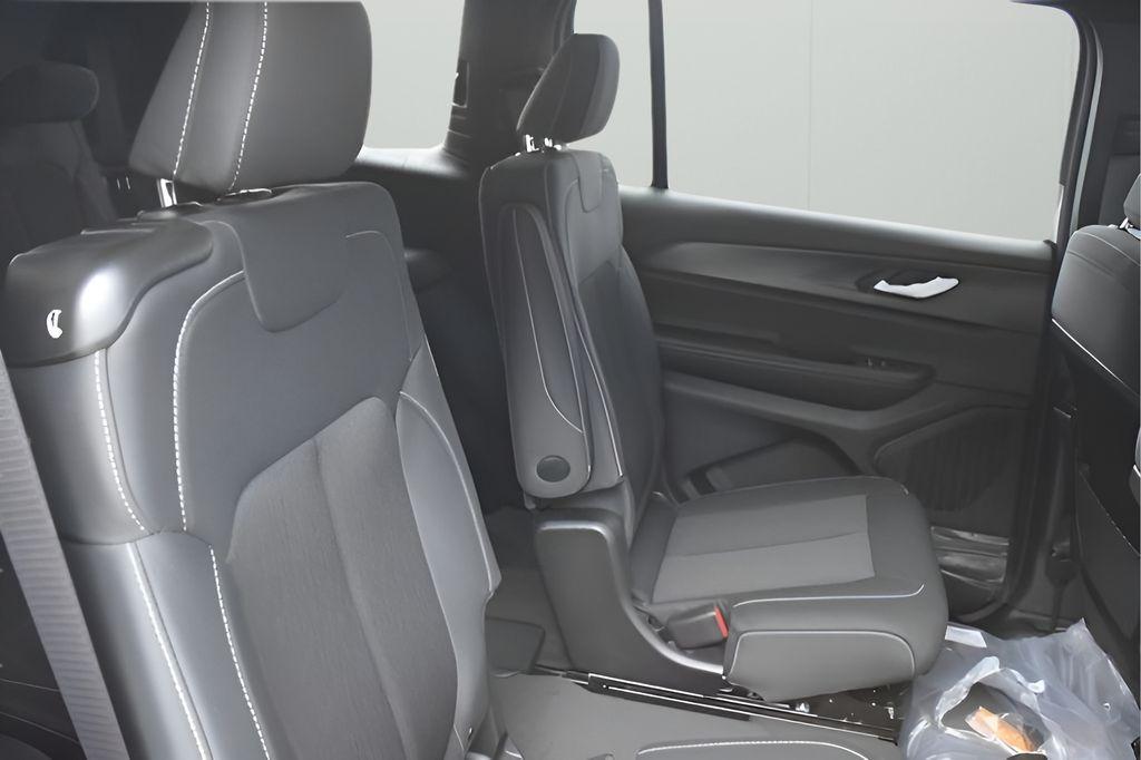 new 2025 Jeep Grand Cherokee L car, priced at $37,262