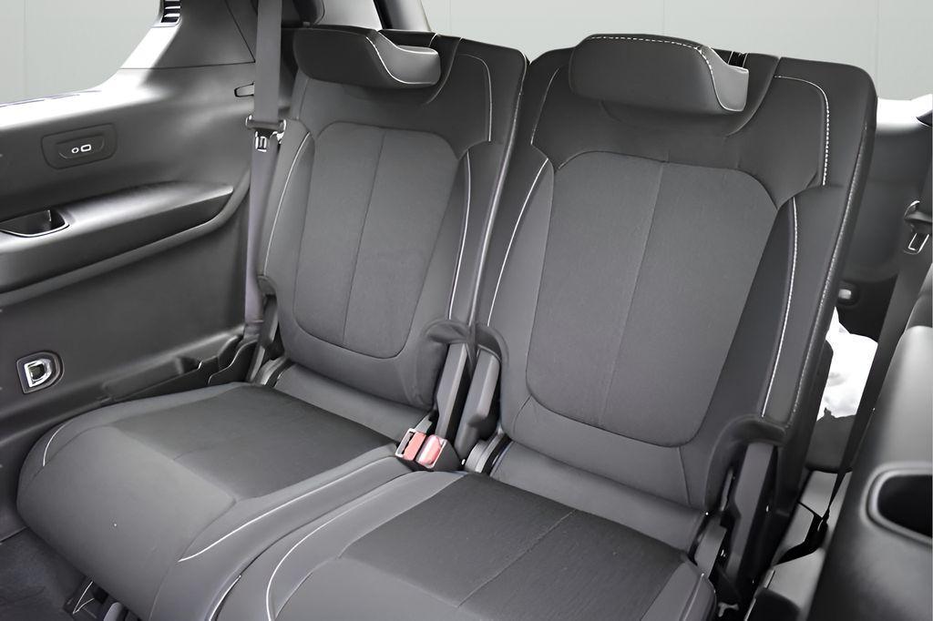 new 2025 Jeep Grand Cherokee L car, priced at $37,262