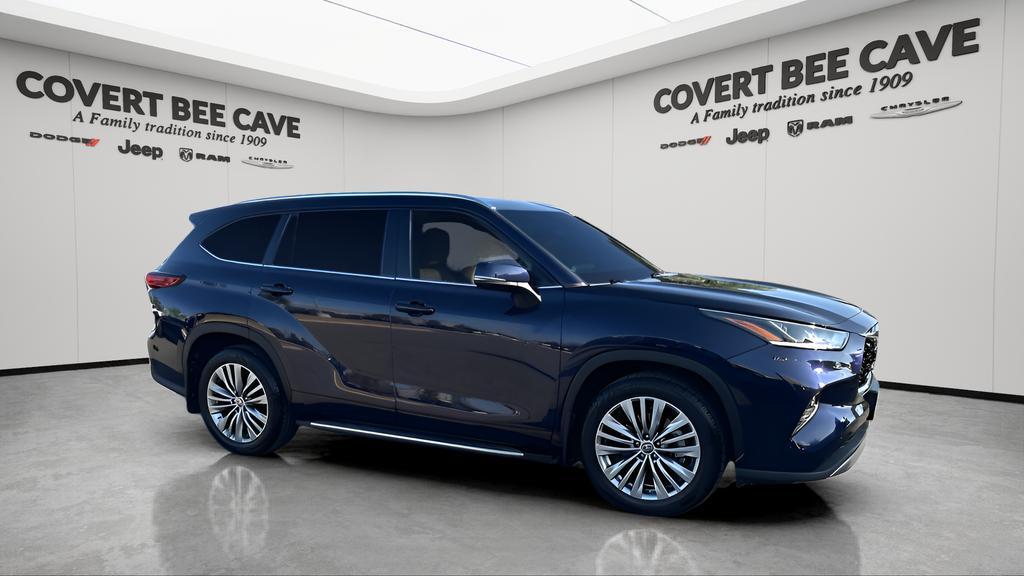 used 2022 Toyota Highlander car, priced at $38,097