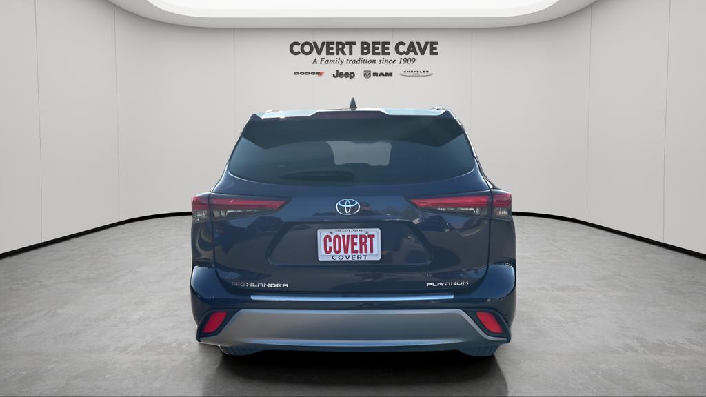 used 2022 Toyota Highlander car, priced at $38,097