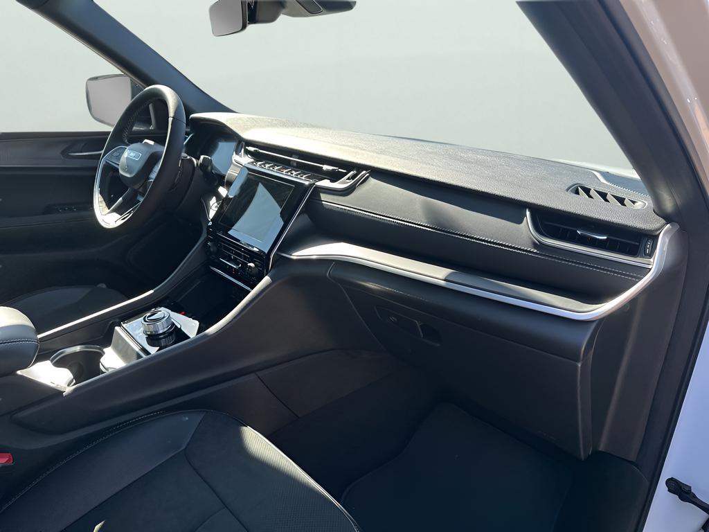 new 2025 Jeep Grand Cherokee car, priced at $39,455