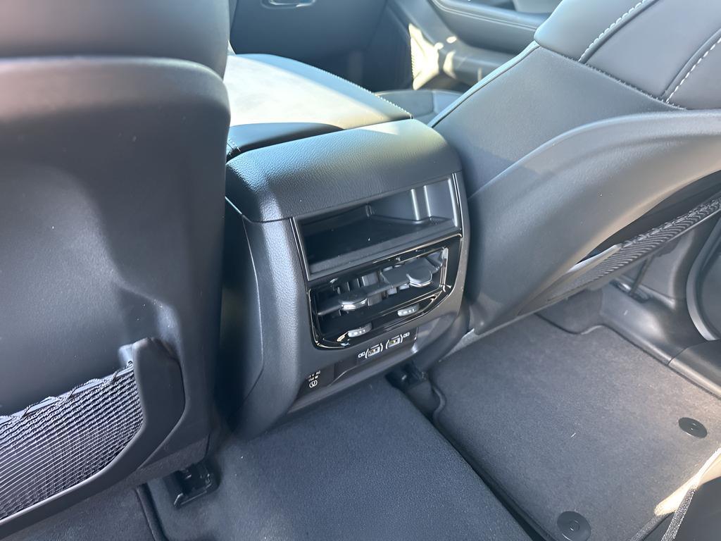 new 2025 Jeep Grand Cherokee car, priced at $39,455