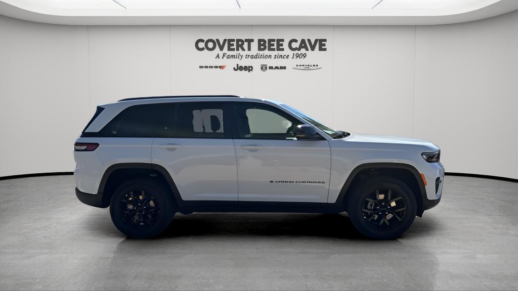 new 2025 Jeep Grand Cherokee car, priced at $39,455