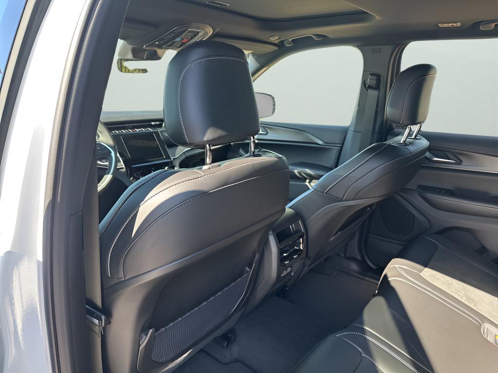 new 2025 Jeep Grand Cherokee car, priced at $39,455