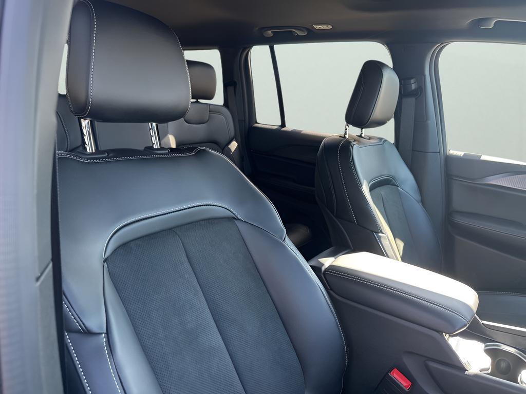 new 2025 Jeep Grand Cherokee car, priced at $39,455