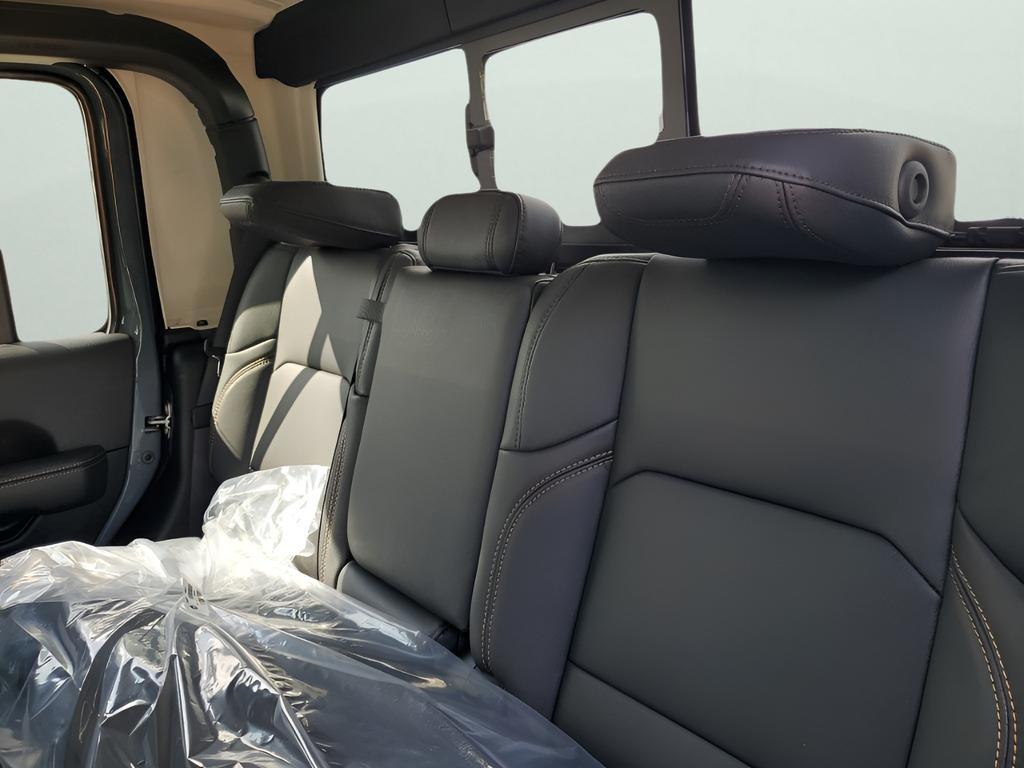 new 2025 Jeep Gladiator car, priced at $44,205