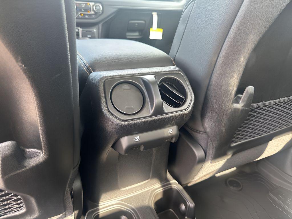 new 2025 Jeep Gladiator car, priced at $46,190