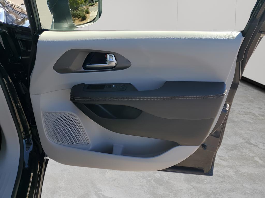 used 2023 Chrysler Pacifica car, priced at $36,497